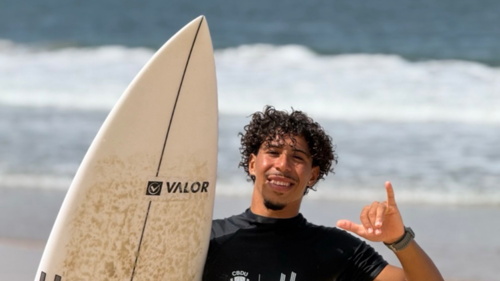 Jean Muniz domina todas as baterias em Guarapari e conquista o título brasileiro do surfe do JUBs Praia de 2026