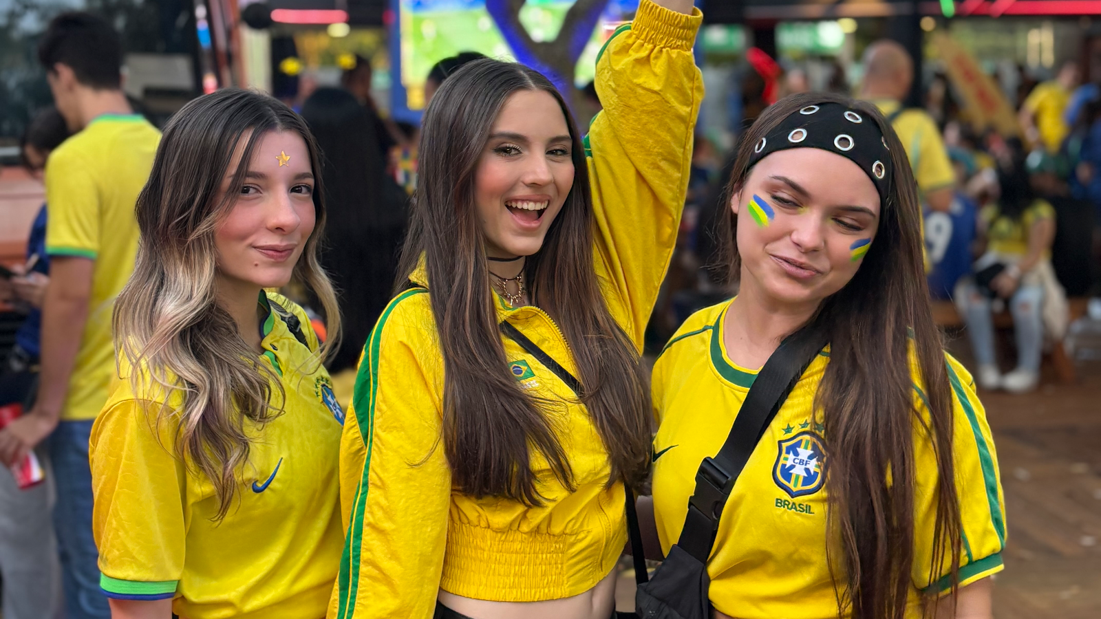 Mascote Universitário mostra o outro lado da Copa do Mundo e acompanha torcidas de diferentes seleções em São Paulo